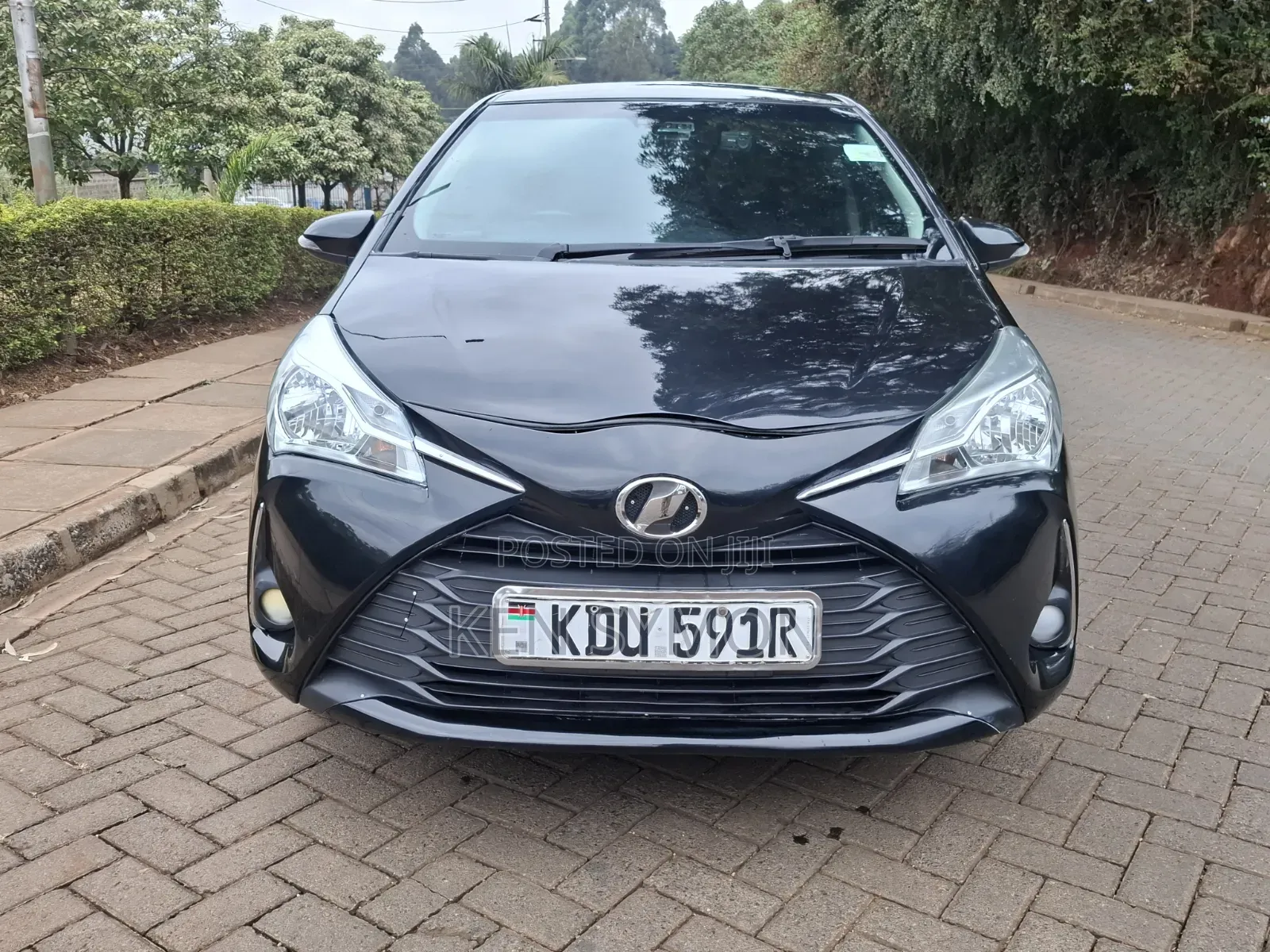 Toyota Vitz 1.3 FWD 5dr 2018 Black