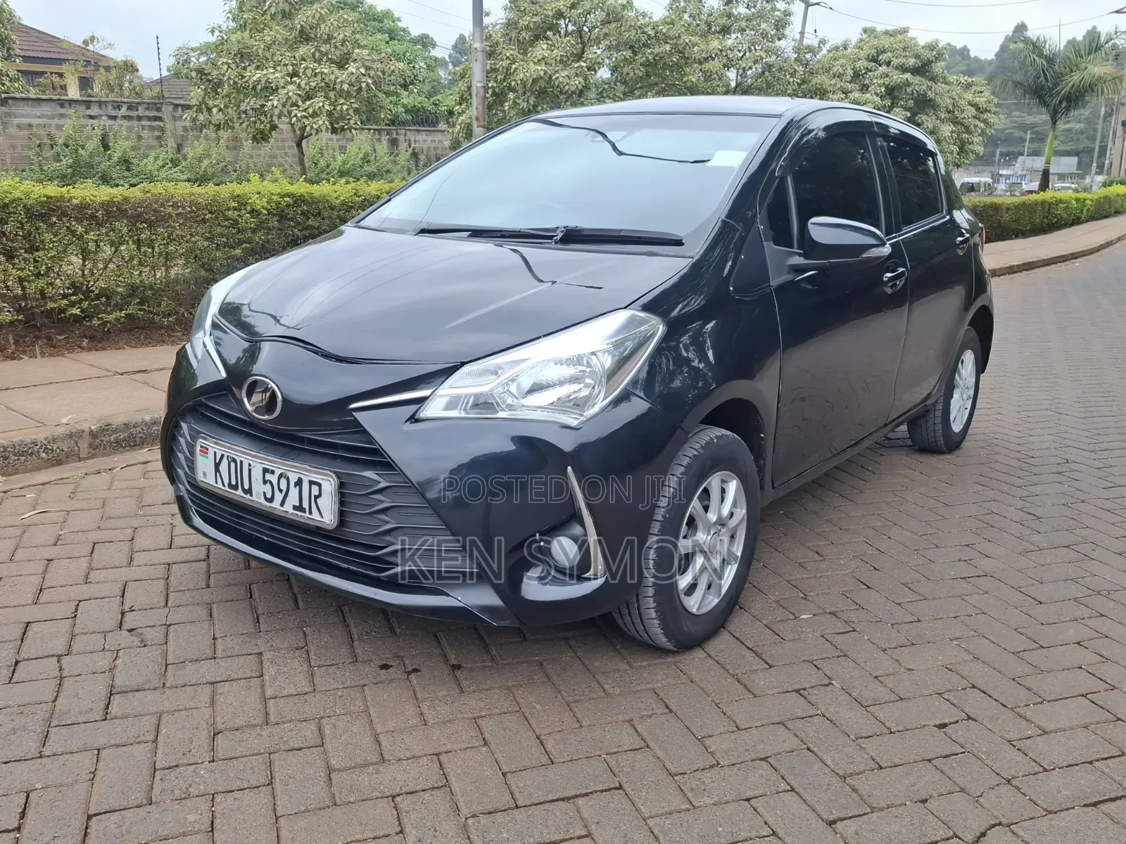 Toyota Vitz 1.3 FWD 5dr 2018 Black