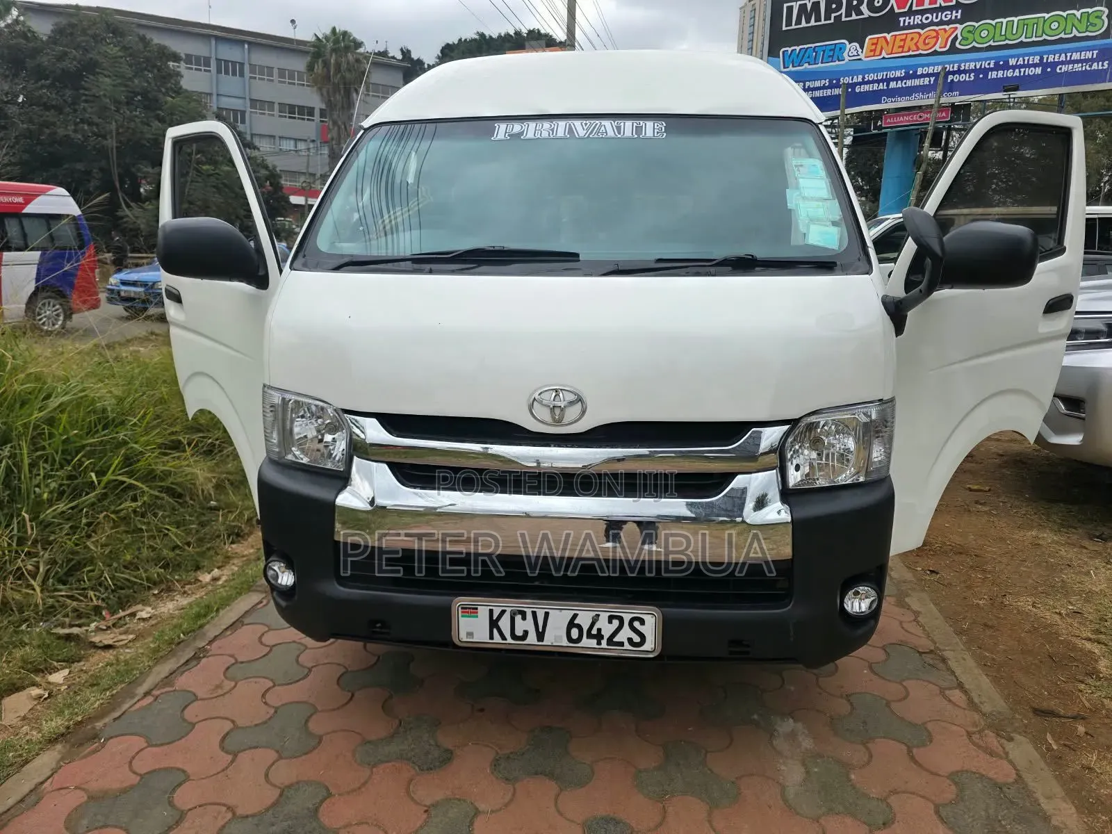 Toyota HiAce 2013 White
