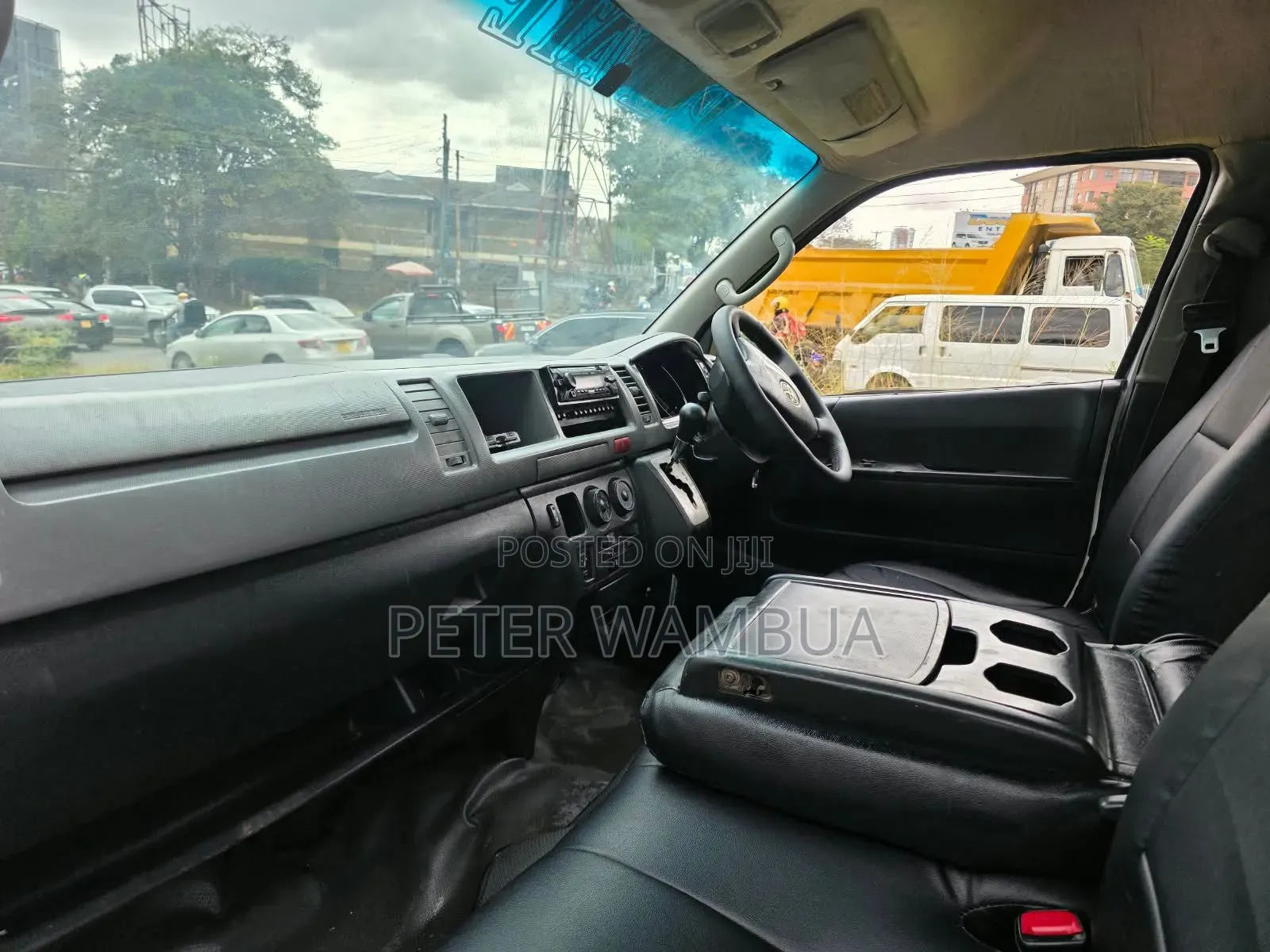 Toyota HiAce 2013 White