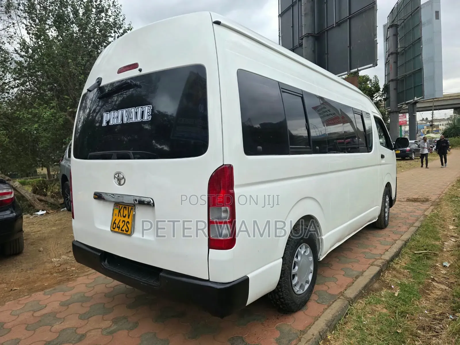 Toyota HiAce 2013 White