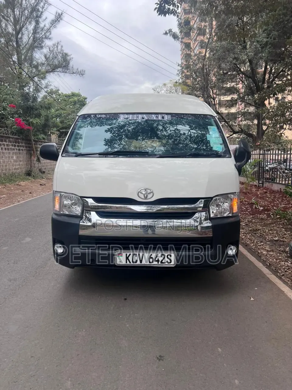 Toyota HiAce 2013 White