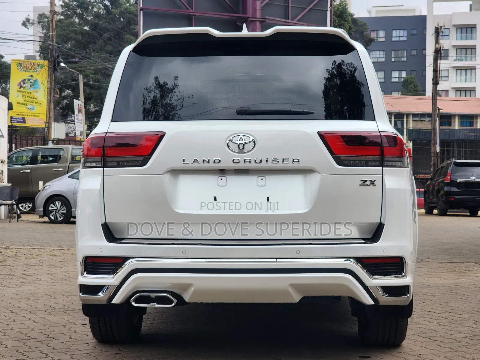 Toyota Land Cruiser LC300 2023 White