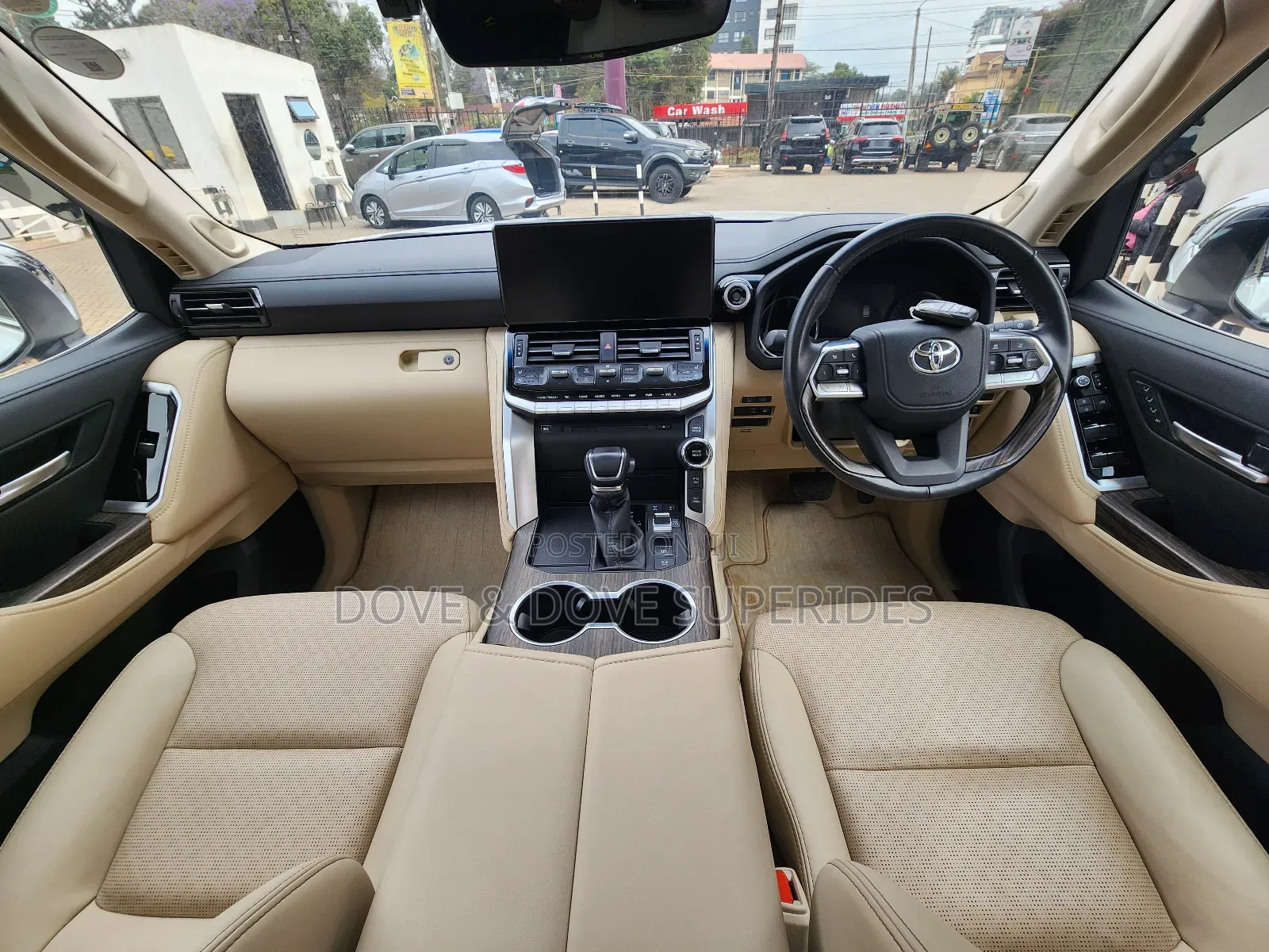Toyota Land Cruiser LC300 2023 White