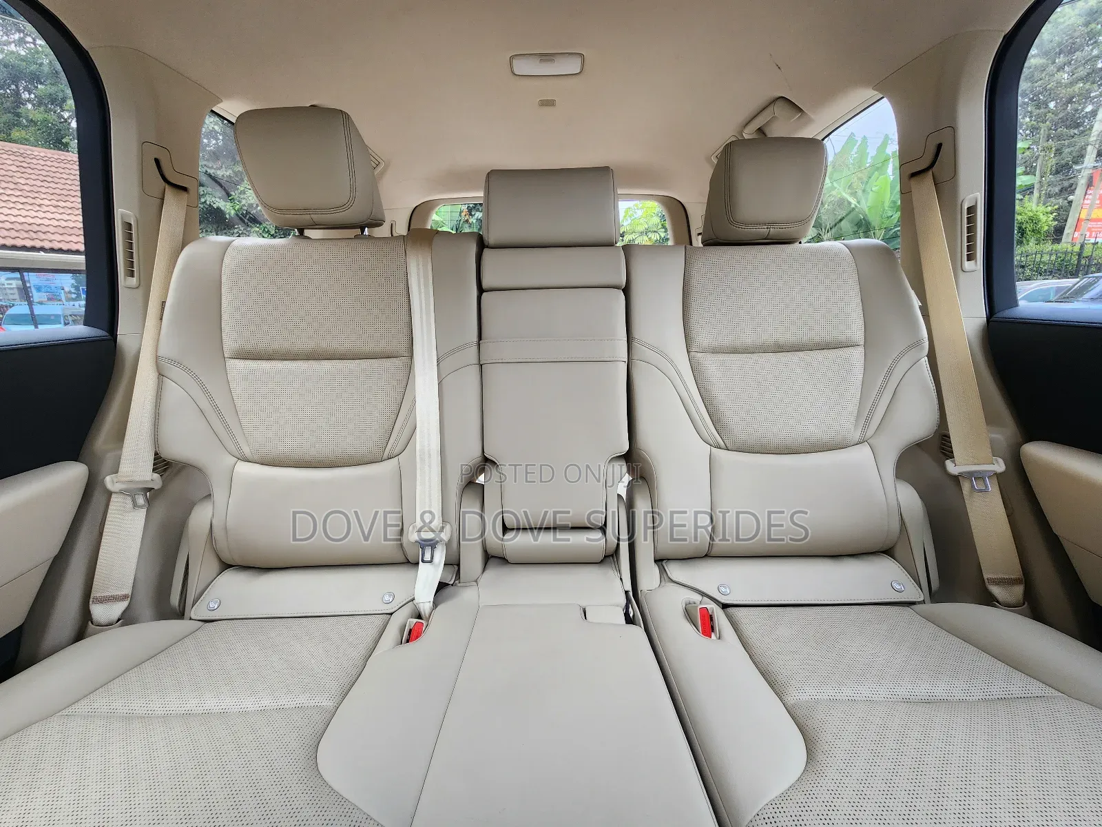 Toyota Land Cruiser LC300 2023 White