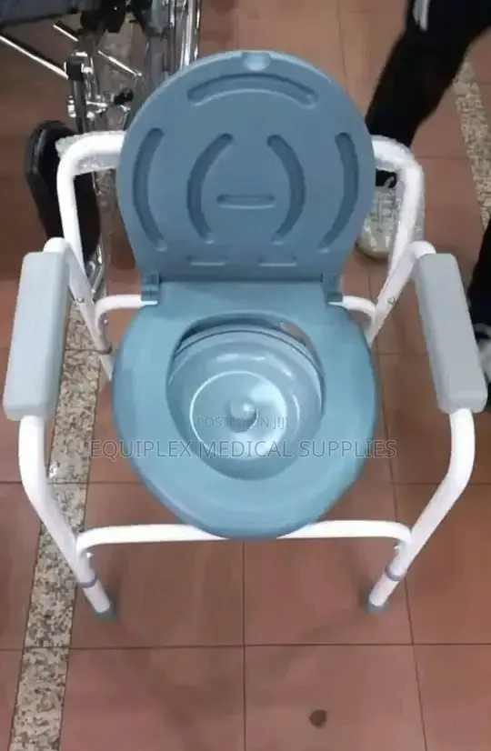 Toilet Chair / Commode Seat With Adjustable Height