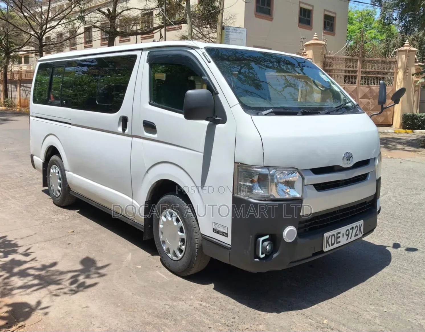 Toyota HiAce 2016 White