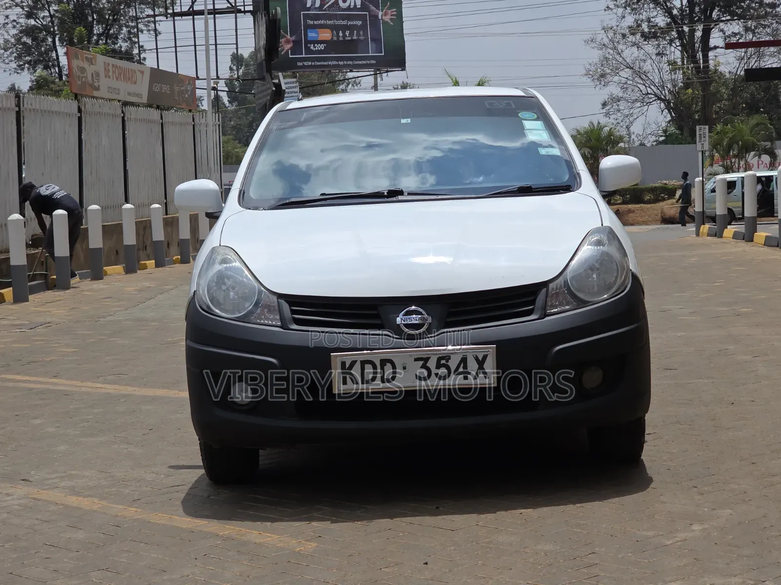 Nissan Advan 2015 White