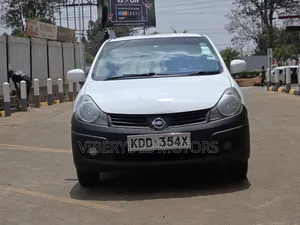 Nissan Advan 2015 White