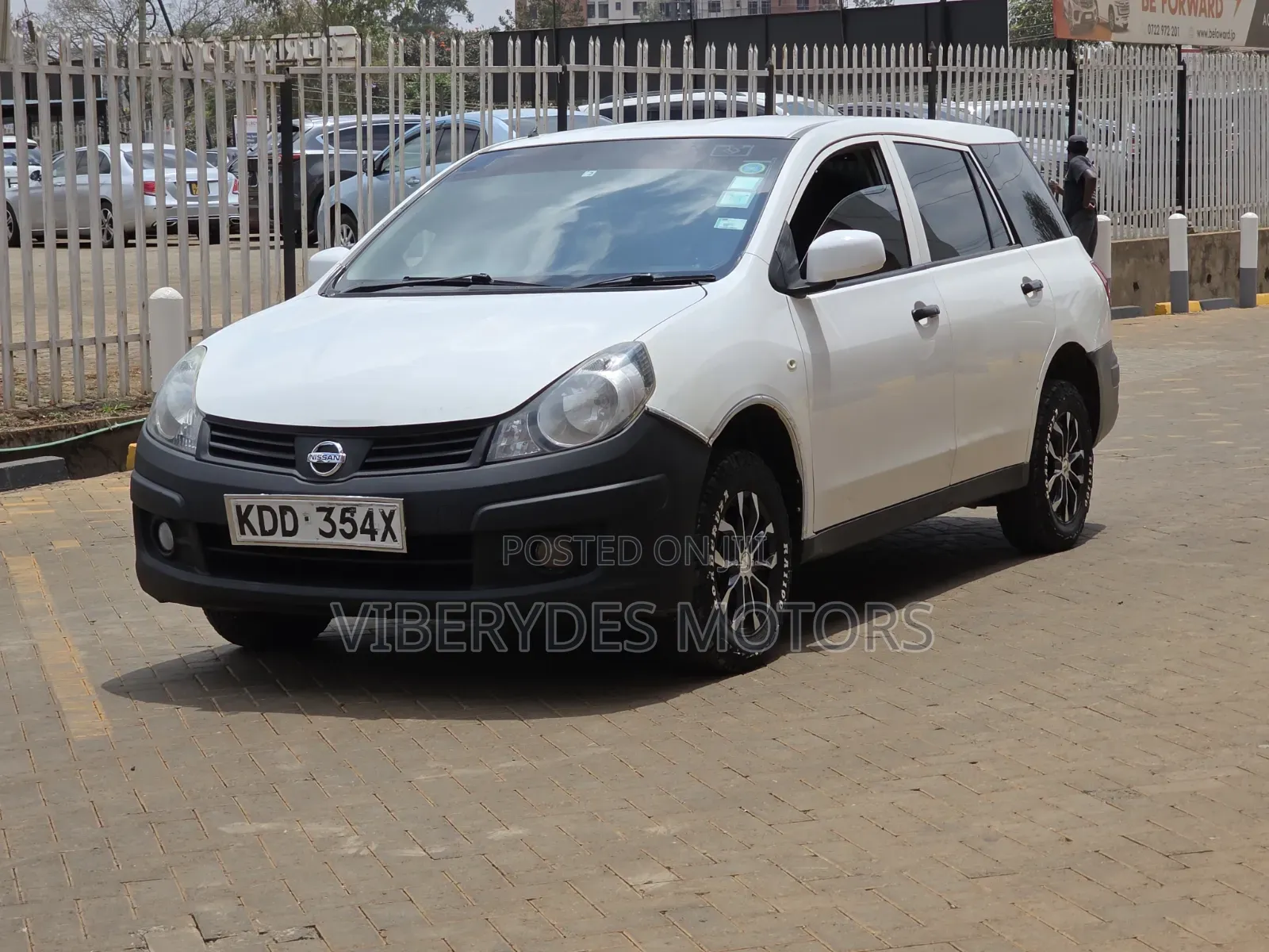 Nissan Advan 2015 White