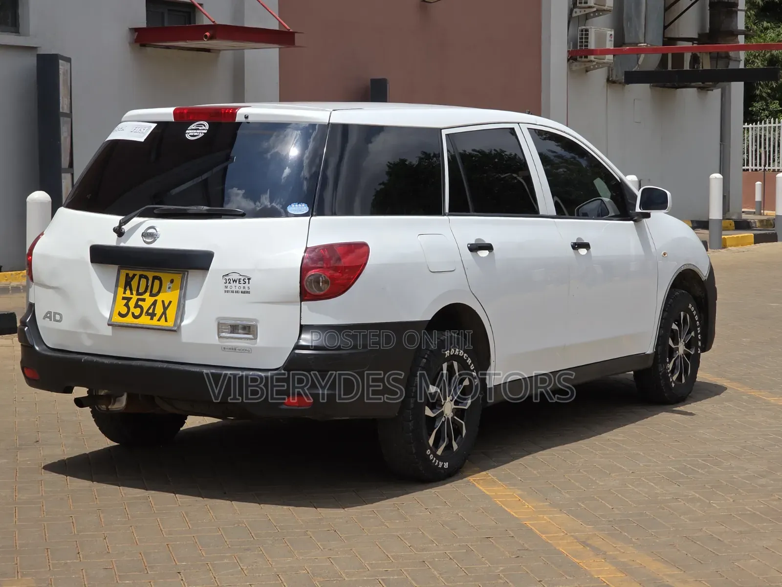 Nissan Advan 2015 White