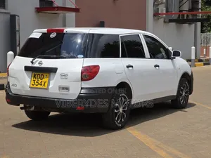 Nissan Advan 2015 White