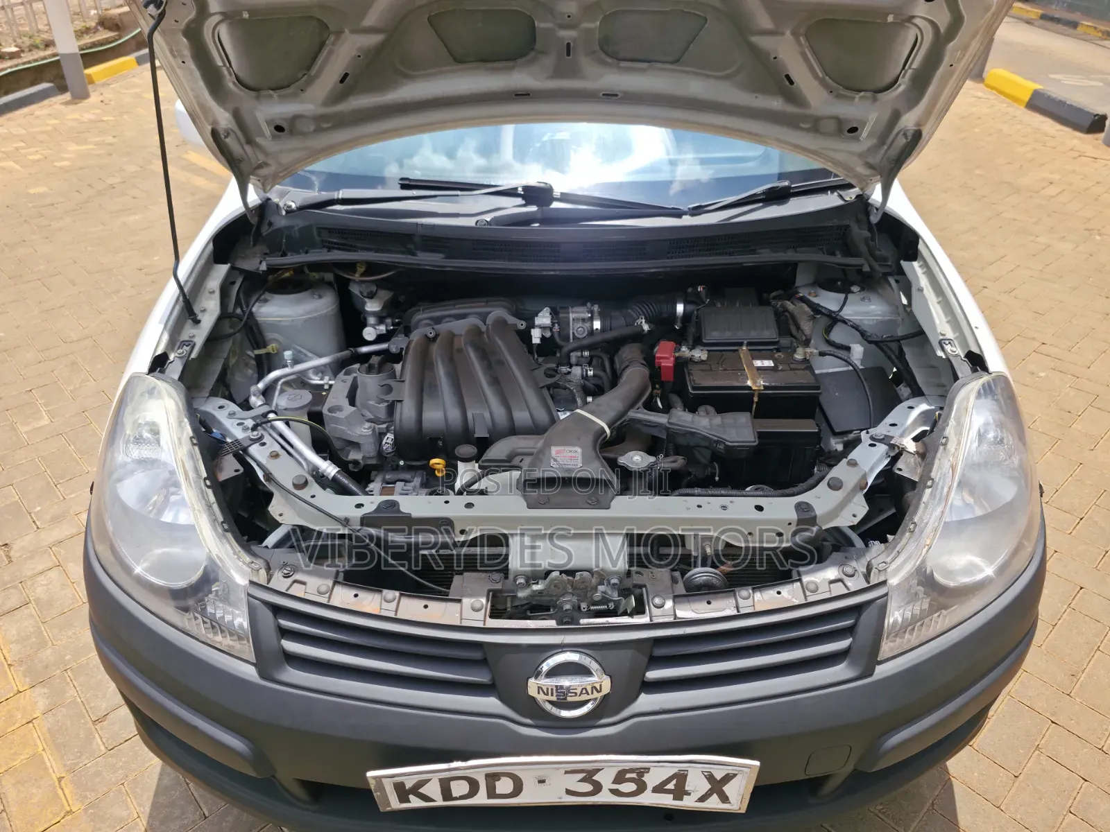 Nissan Advan 2015 White