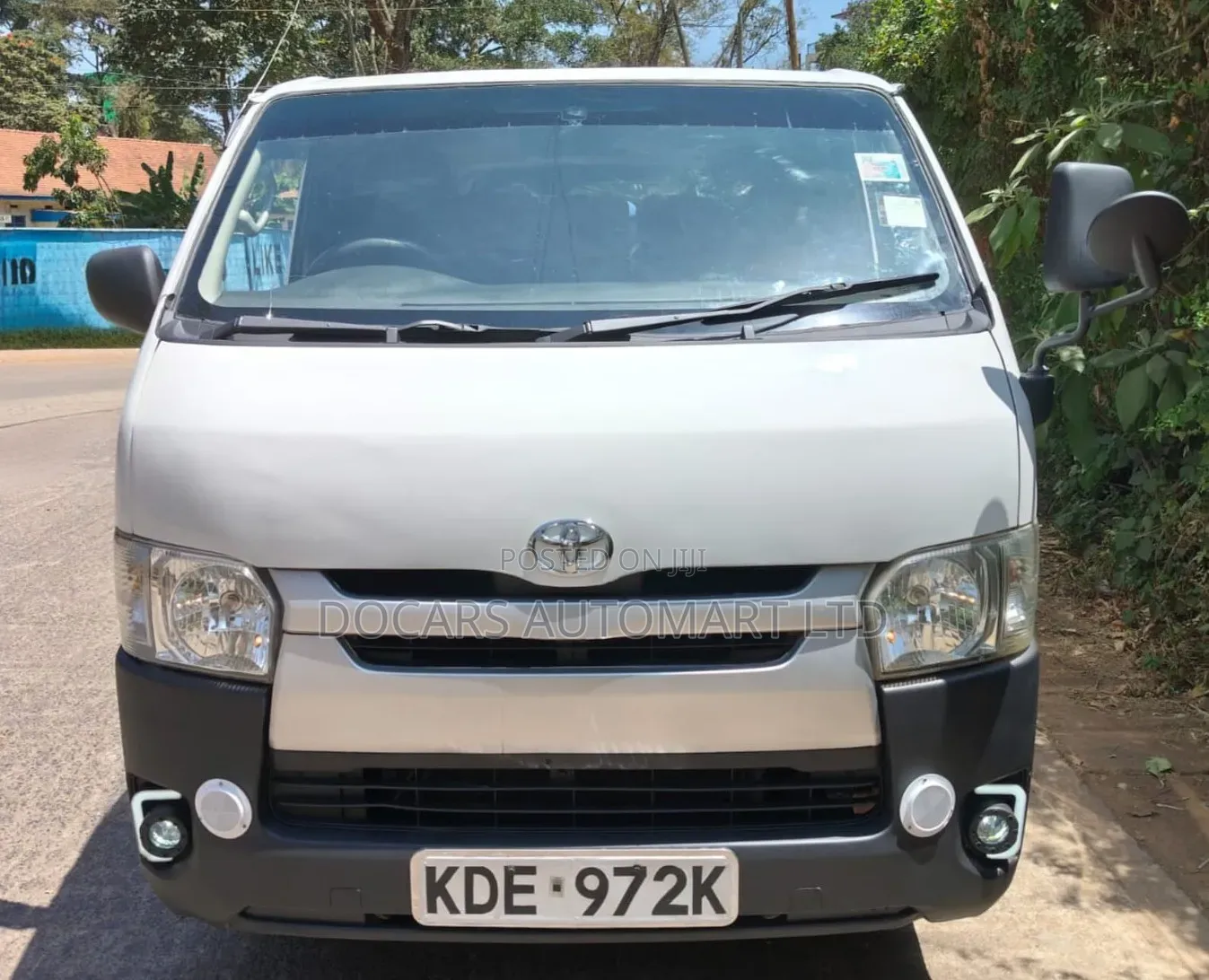 Toyota HiAce 2016 White