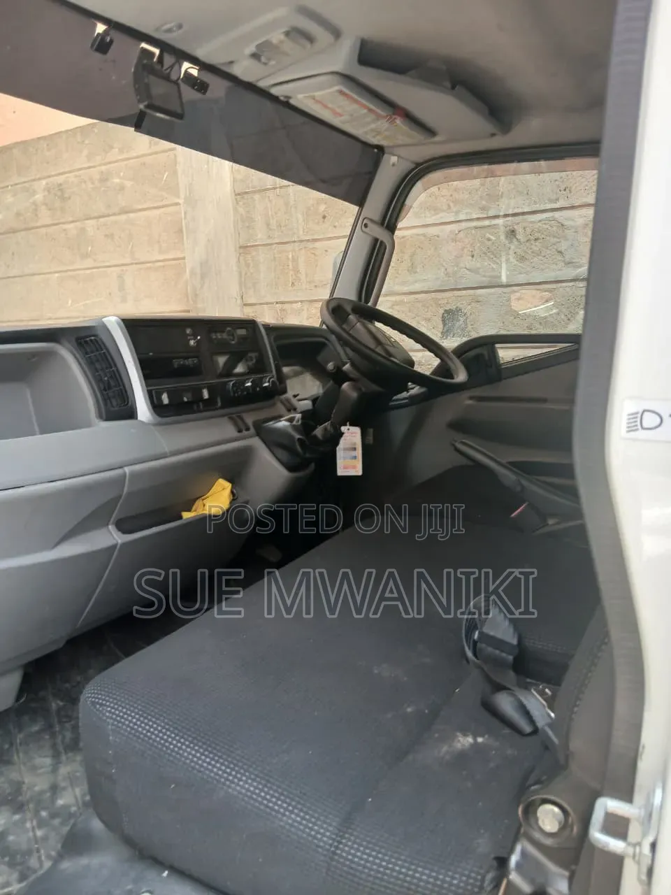 Mitsubishi Canter 2018 White