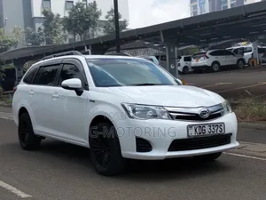 Toyota Corolla Fielder 1.5 Hybrid FWD 2014 Pearl