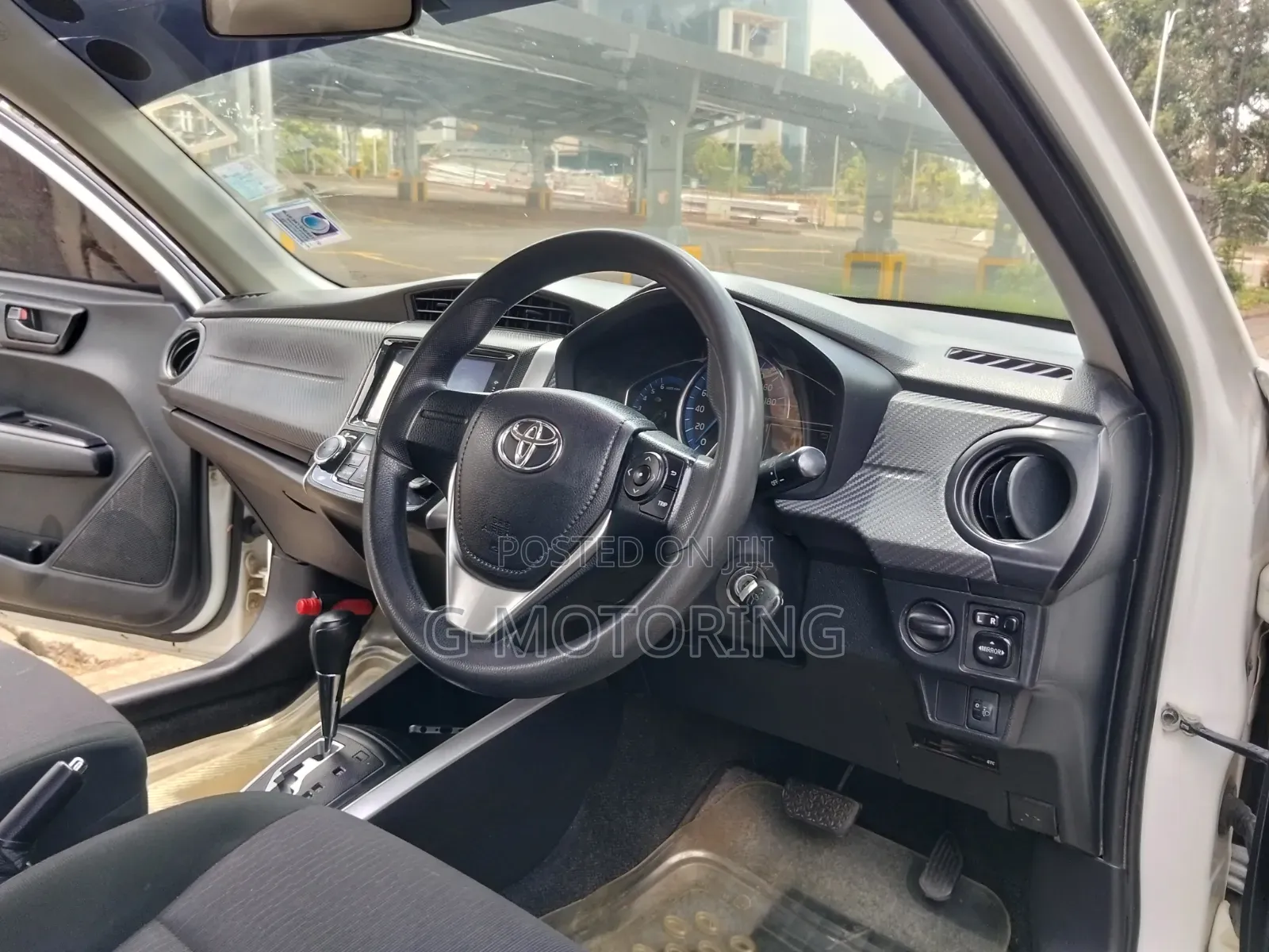 Toyota Corolla Fielder 1.5 Hybrid FWD 2014 Pearl