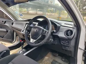 Toyota Corolla Fielder 1.5 Hybrid FWD 2014 Pearl