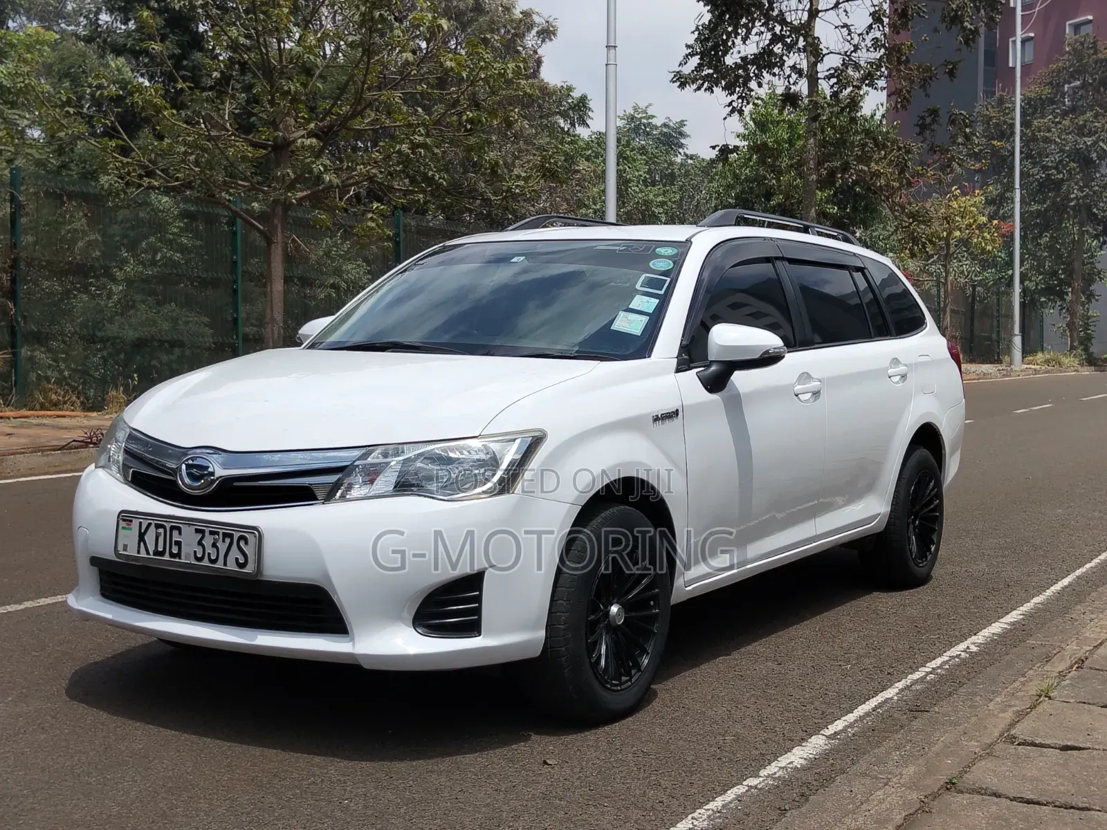Toyota Corolla Fielder 1.5 Hybrid FWD 2014 Pearl