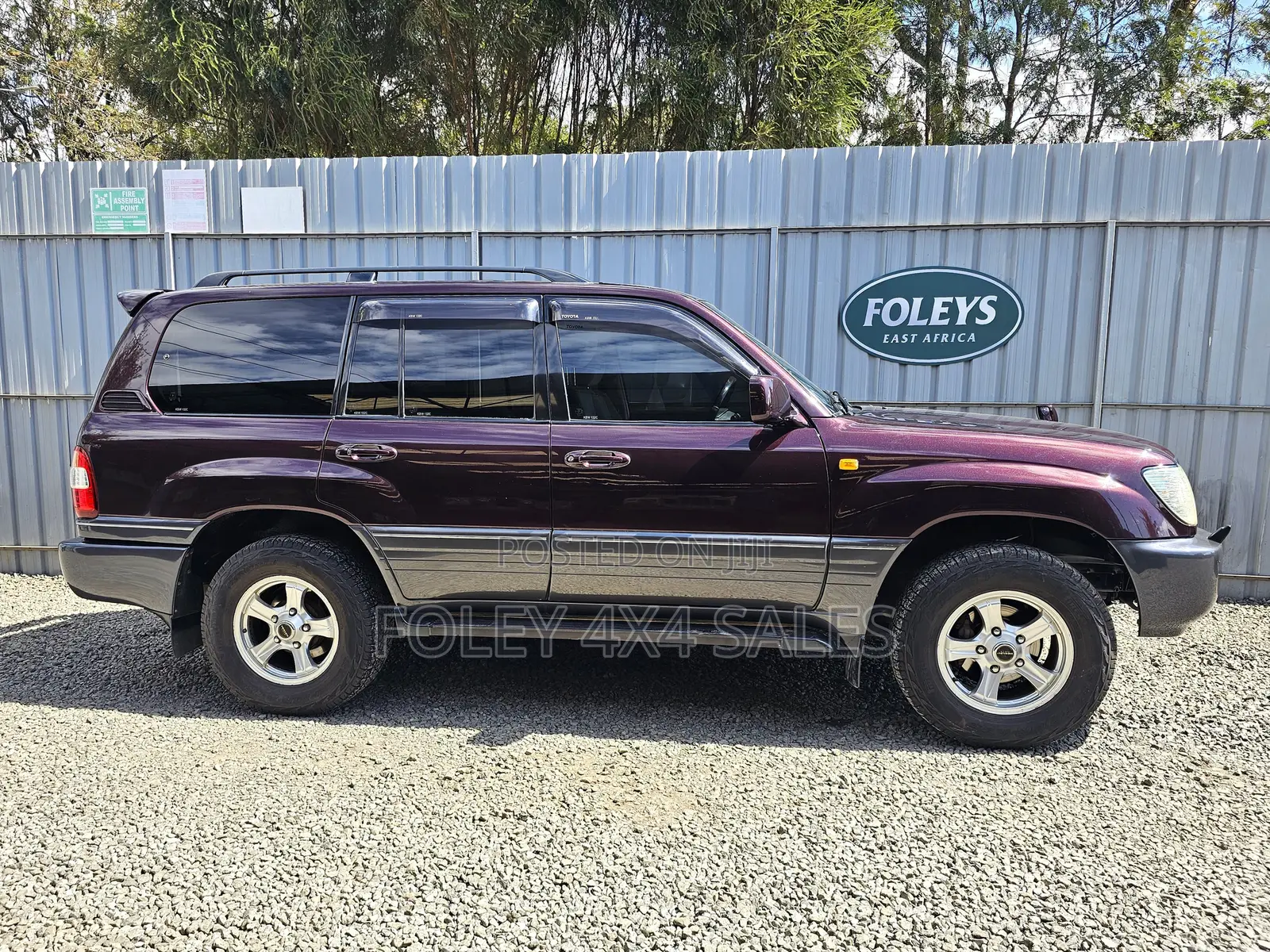 Toyota Land Cruiser 100 4.7 V8 Executive 2005 Red