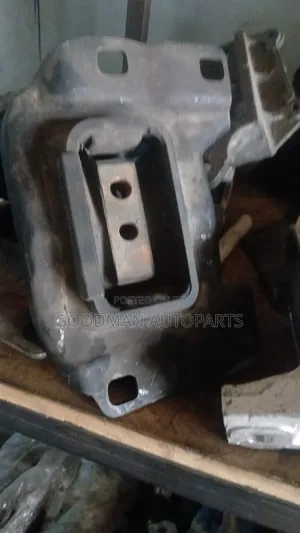 Mazda Axea Gearbox Mounting