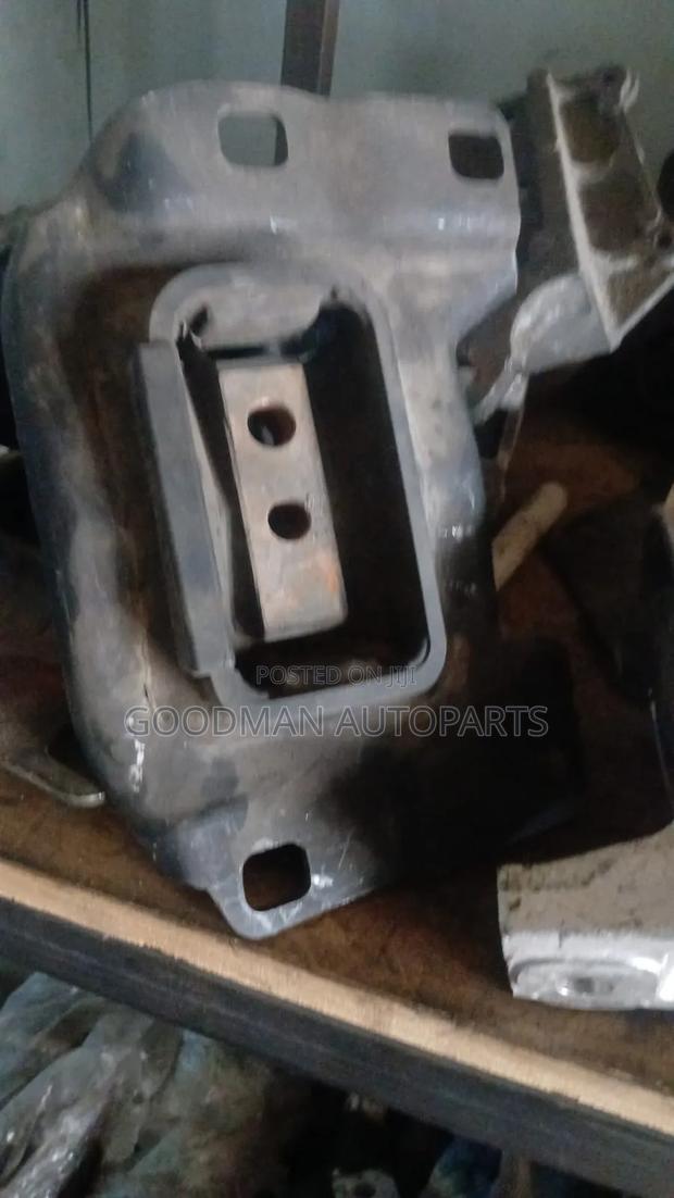 Mazda Axea Gearbox Mounting - main view