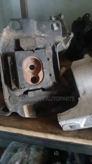 Mazda Axea Gearbox Mounting