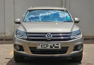 Volkswagen Tiguan 2012 Gold