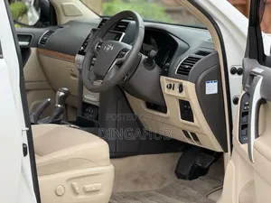 Toyota Land Cruiser Prado 2.8 2023 Pearl