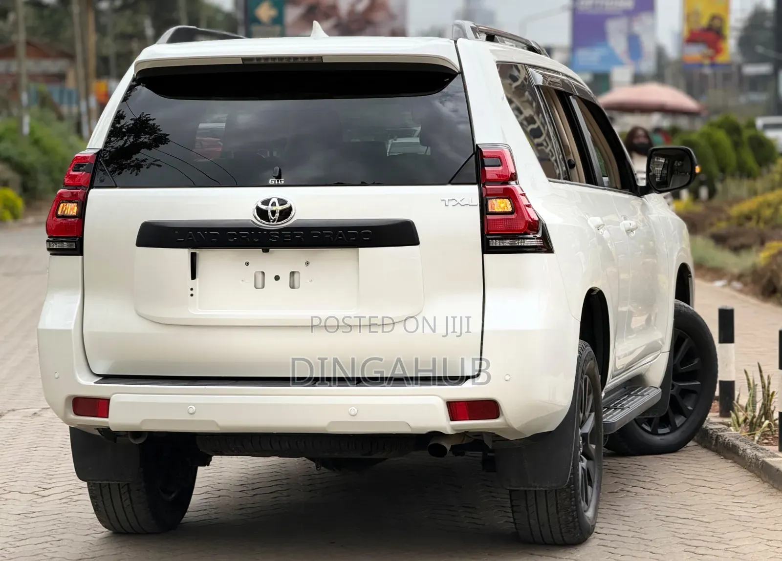 Toyota Land Cruiser Prado 2.8 2023 Pearl