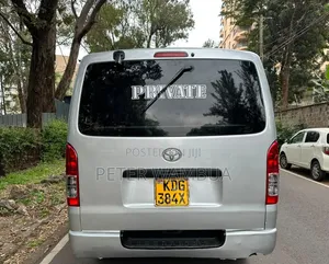 Toyota HiAce 2012 Silver