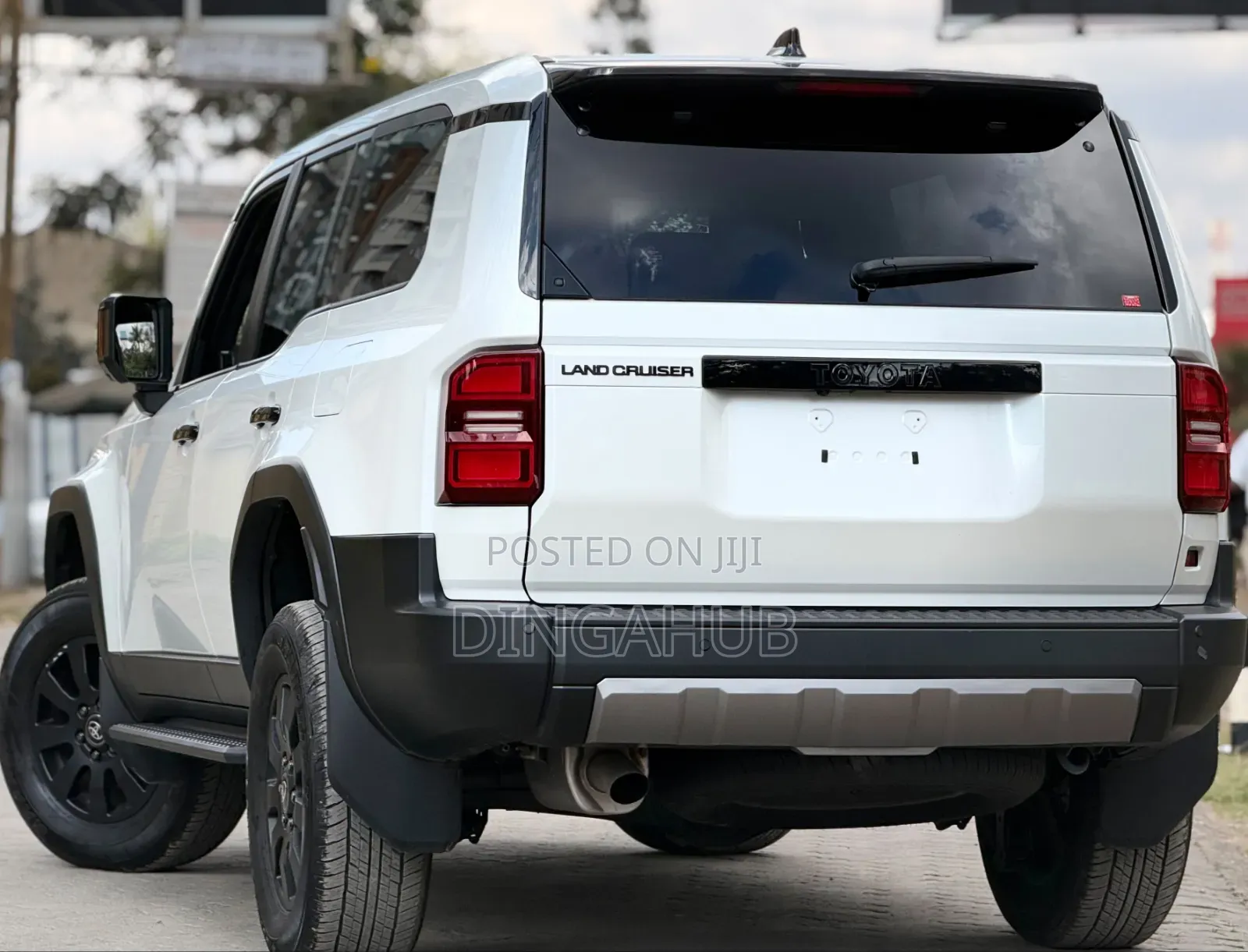 Toyota Land Cruiser Prado 2024 White