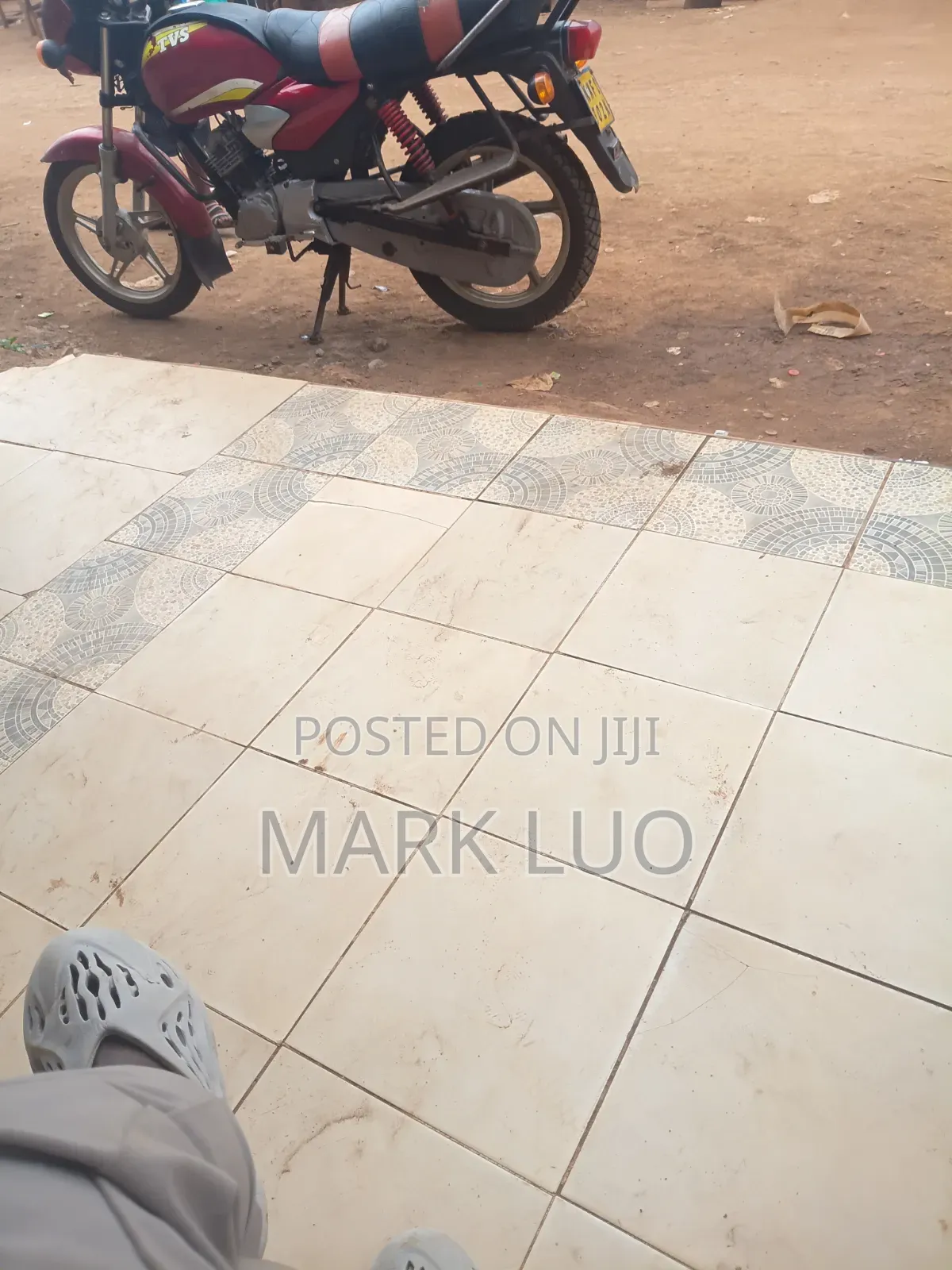 TVS HLX Plus ES 2020 Red