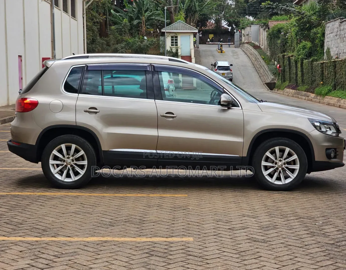 Volkswagen Tiguan 2012 Gold