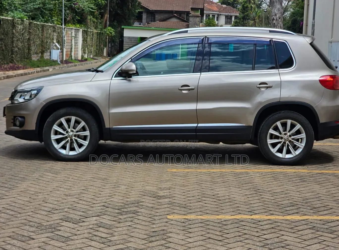 Volkswagen Tiguan 2012 Gold