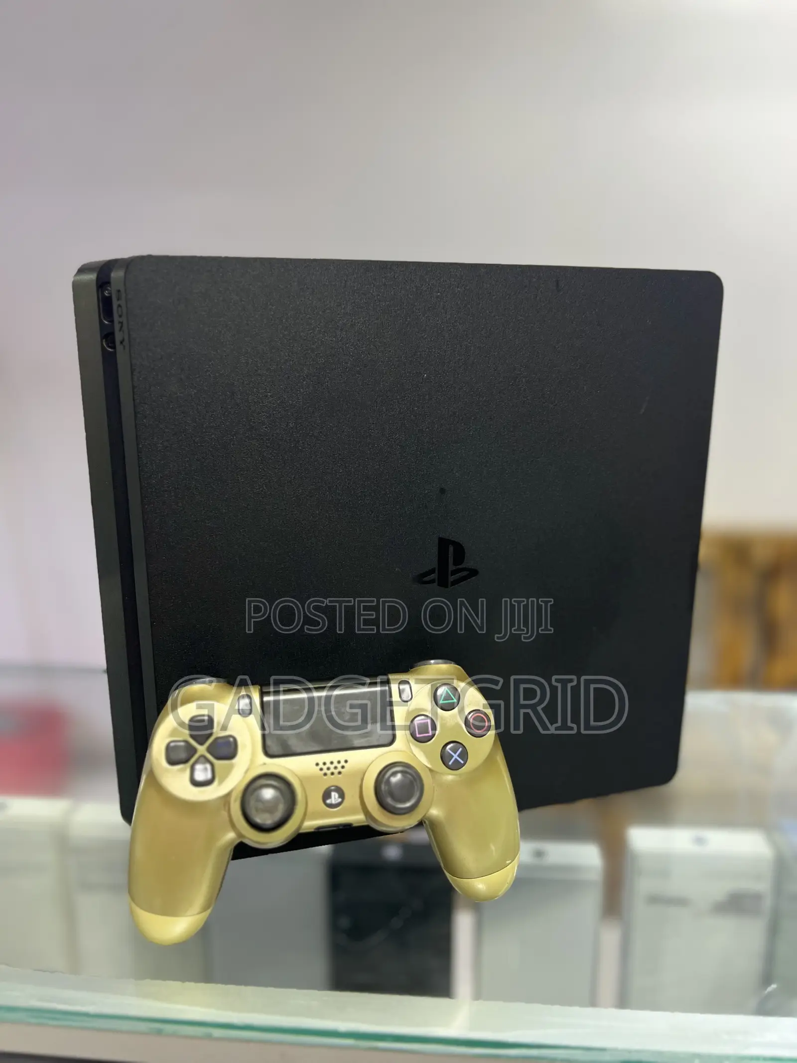 Playstation 4 Slim 1Tb Chipped With 13 Games +1 Controller