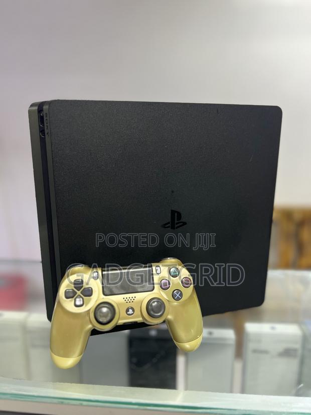 Playstation 4 Slim 1Tb Chipped With 13 Games +1 Controller