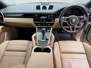 Porsche Cayenne Base AWD 2020 White