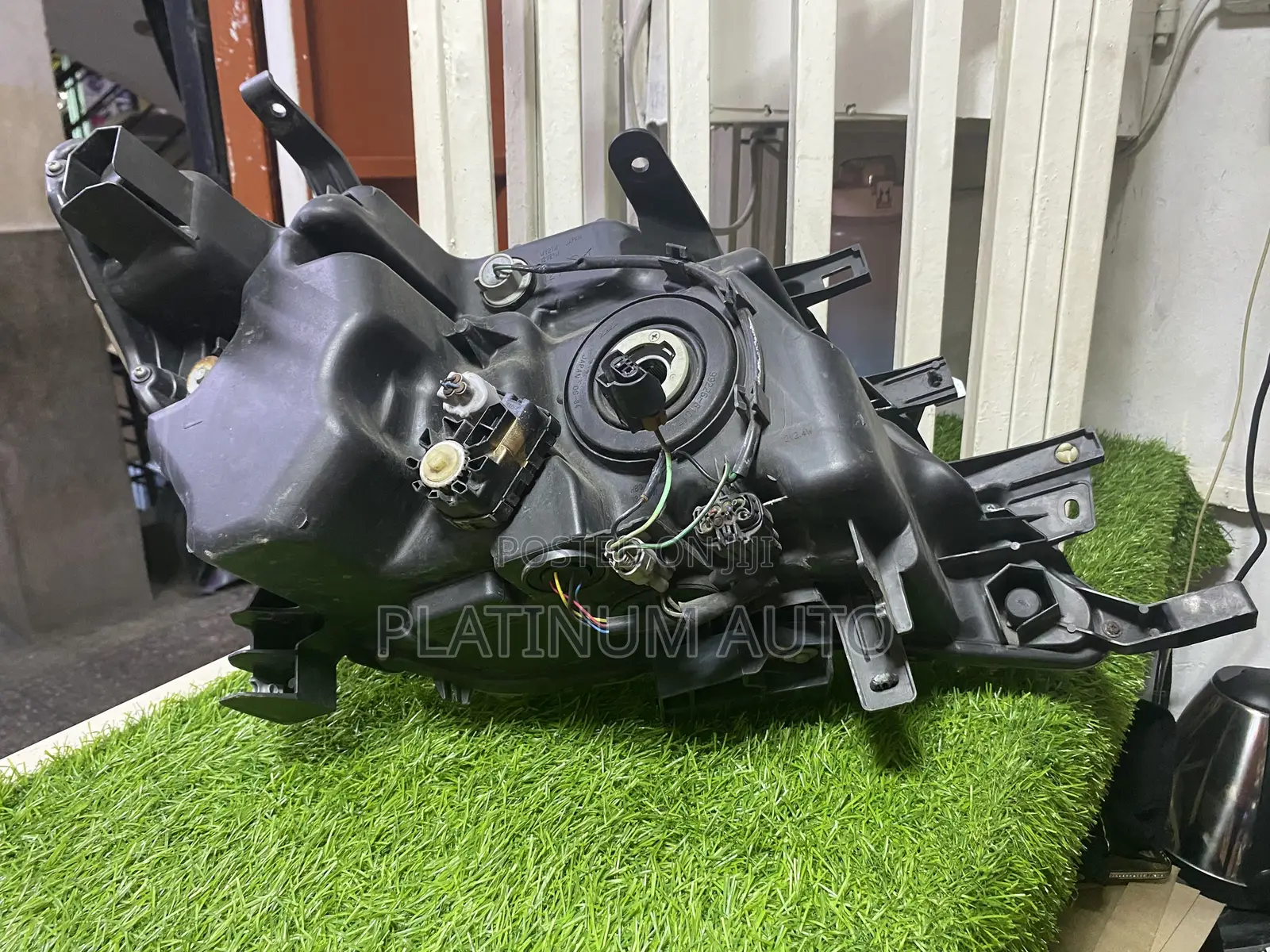Headlight Nissan Serena 2012