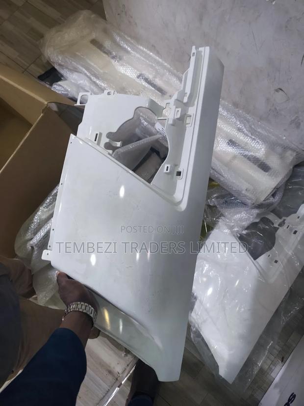Heavy Duty White Side Wrap Corner Panel for Isuzu FRR 90 / FTR / FVZ