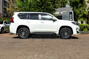 Toyota Land Cruiser Prado 2.7 2020 White