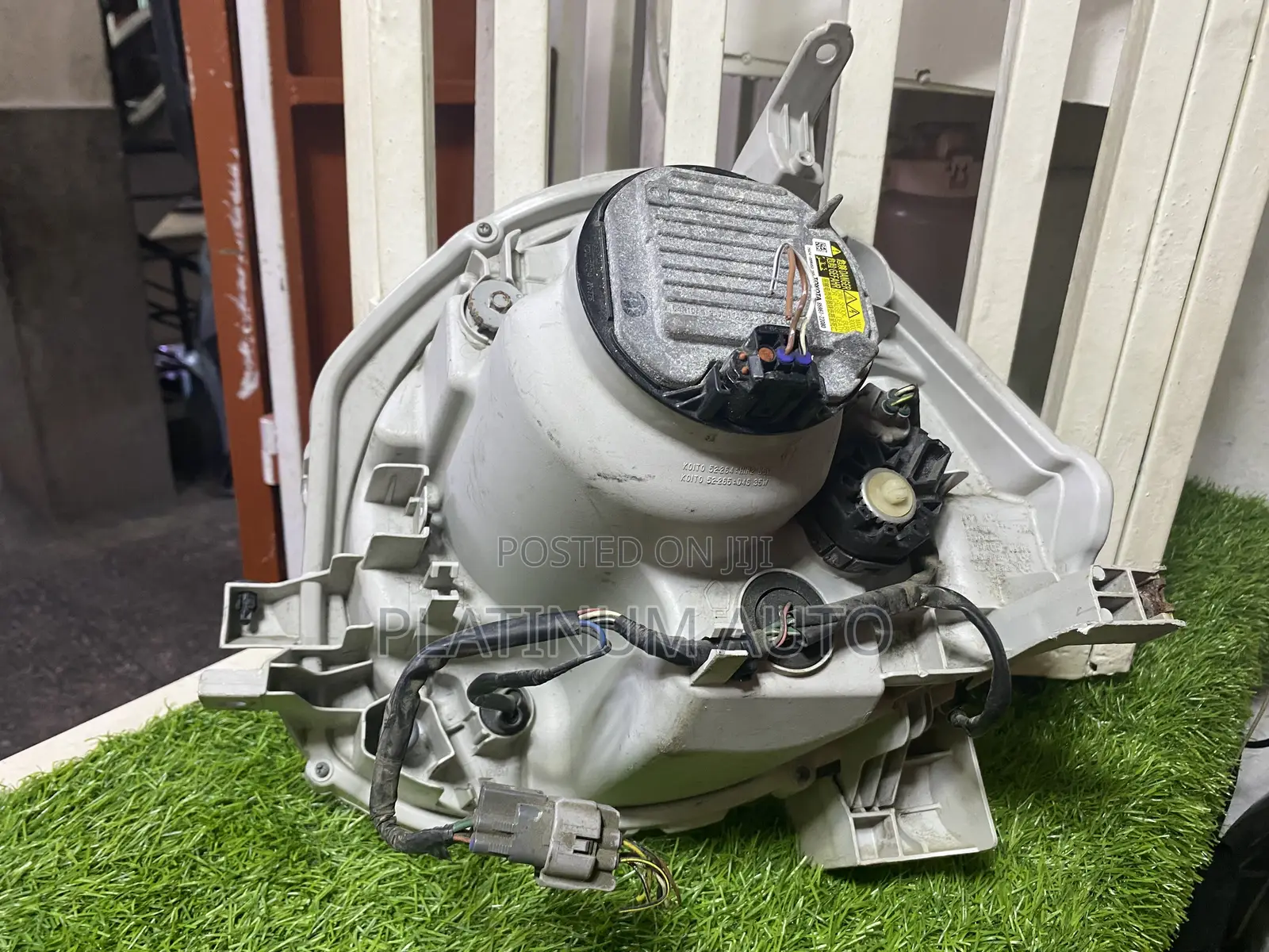 Headlight Toyota Sienta 2008/2010