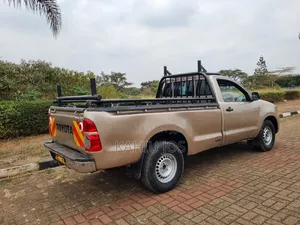 Toyota Hilux 2009 Gold