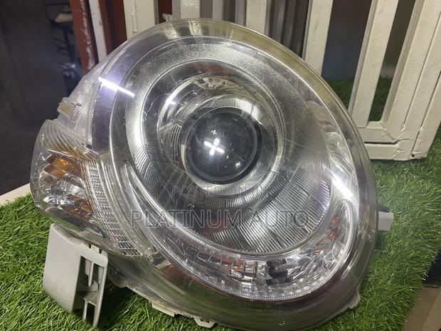 Headlight Toyota Sienta 2008/2010