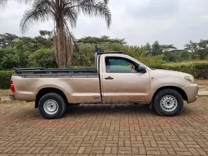 Toyota Hilux 2009 Gold