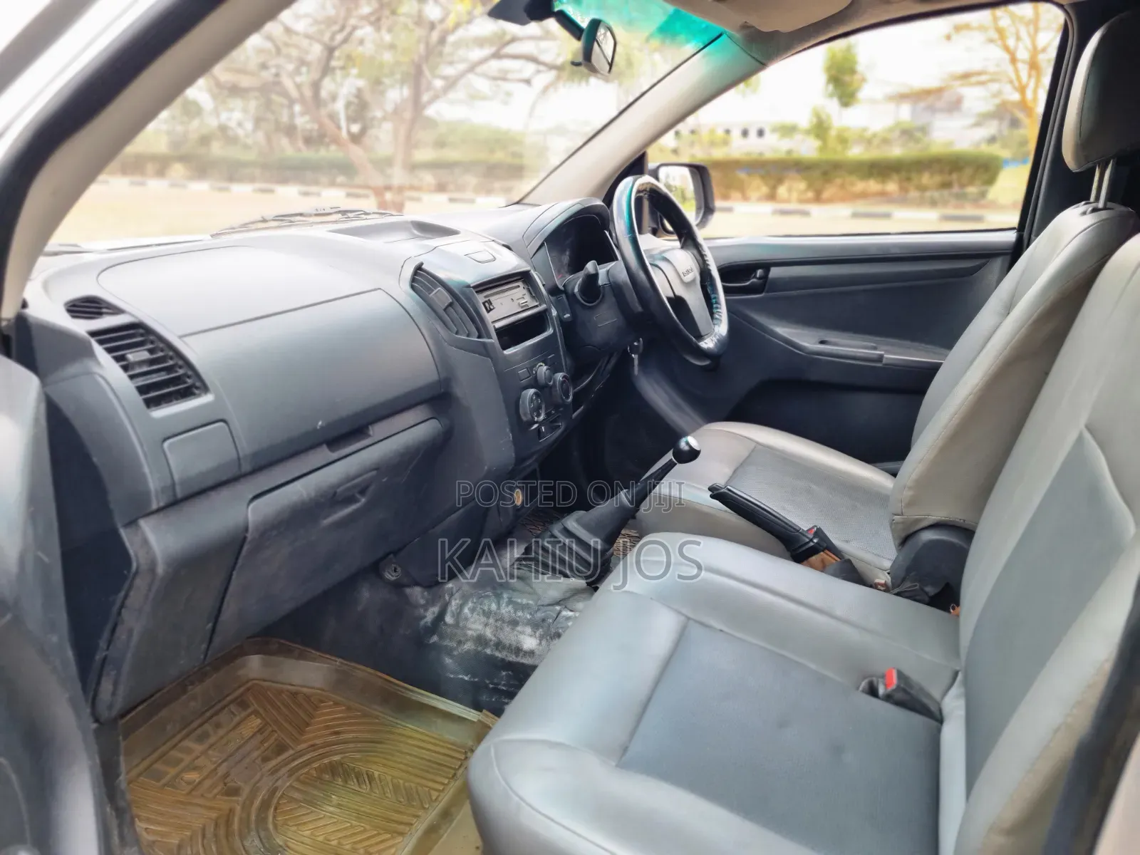 Isuzu D-MAX 2014 Silver