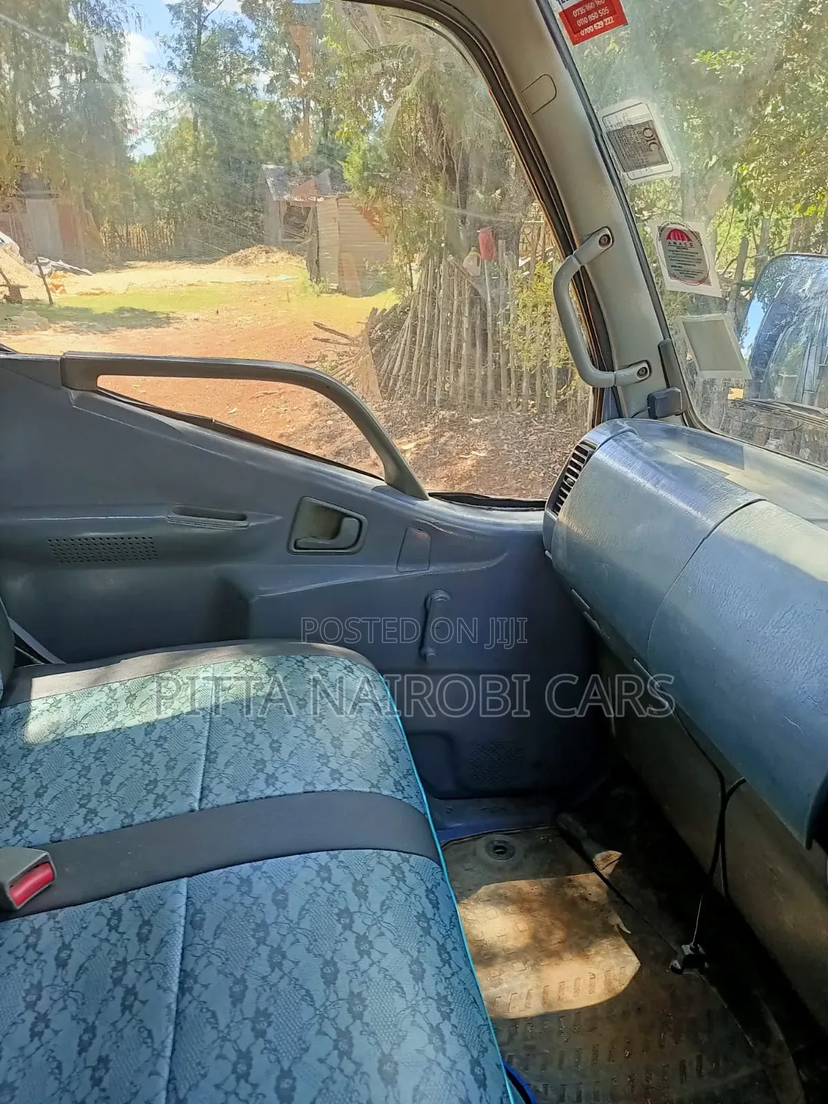 Mitsubishi FH Local