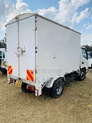 Toyota Dyna 2012 White