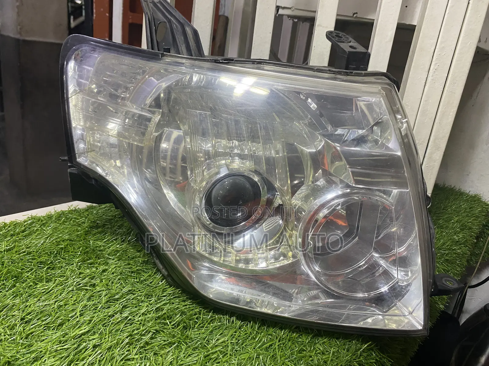 Headlight Pajero IO
