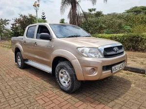 Toyota Hilux 2009 Gold